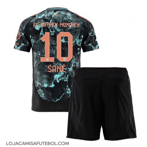 Camisa de Futebol Bayern Munich Leroy Sane #10 Equipamento Secundário Infantil 2024-25 Manga Curta (+ Calças curtas)